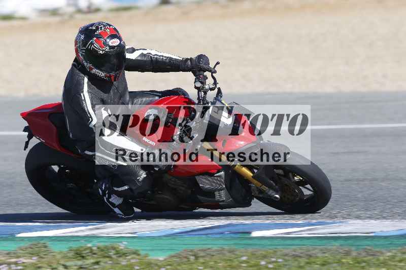 /Archiv-2024/02 29.01.-02.02.2024 Moto Center Thun Jerez/Gruppe gruen-green/6